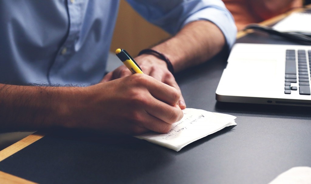la main prolongement de la pensée, le clavier …autre style mais des possibilités